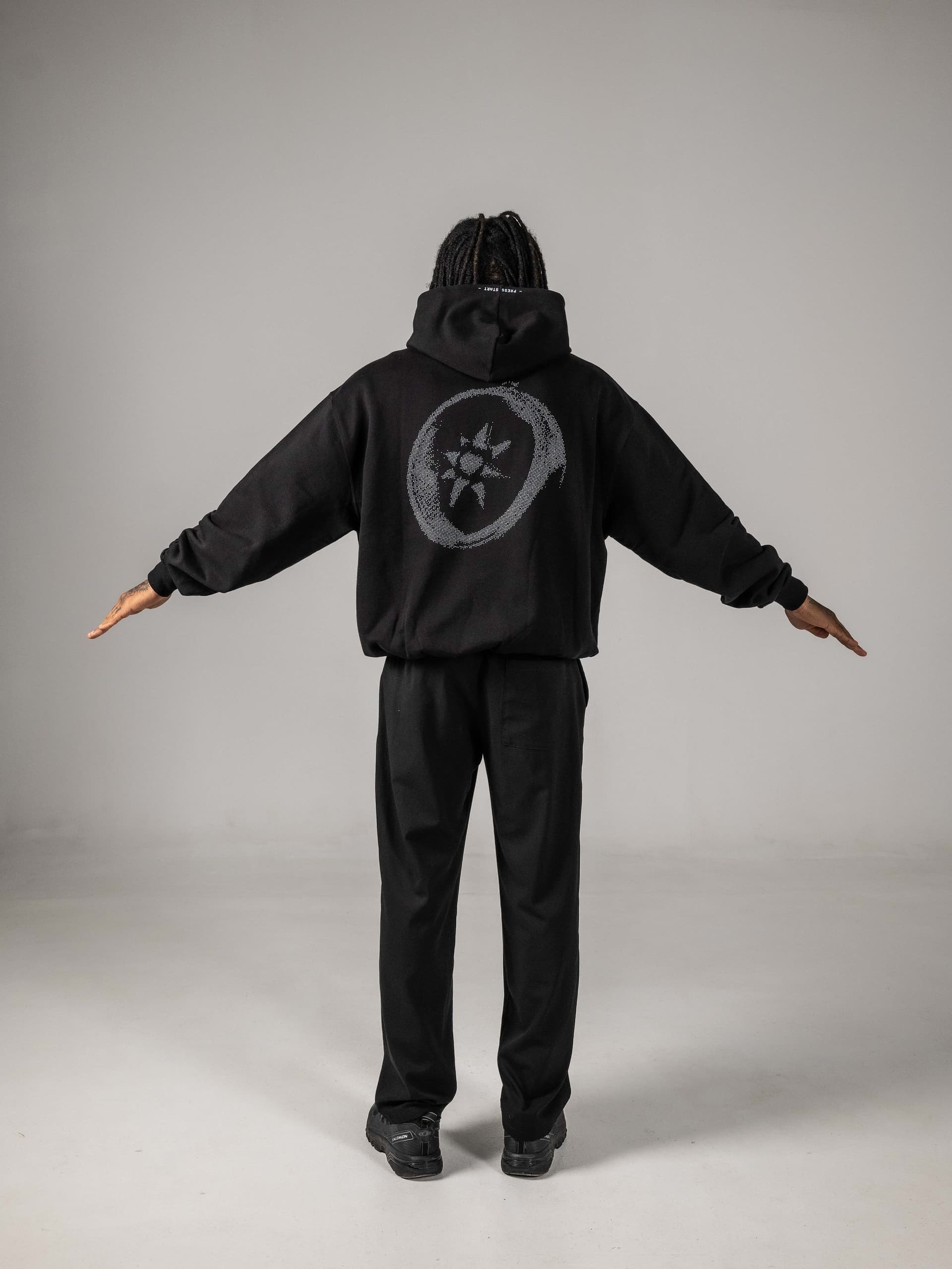 Hoodie Noir — lookbook 03