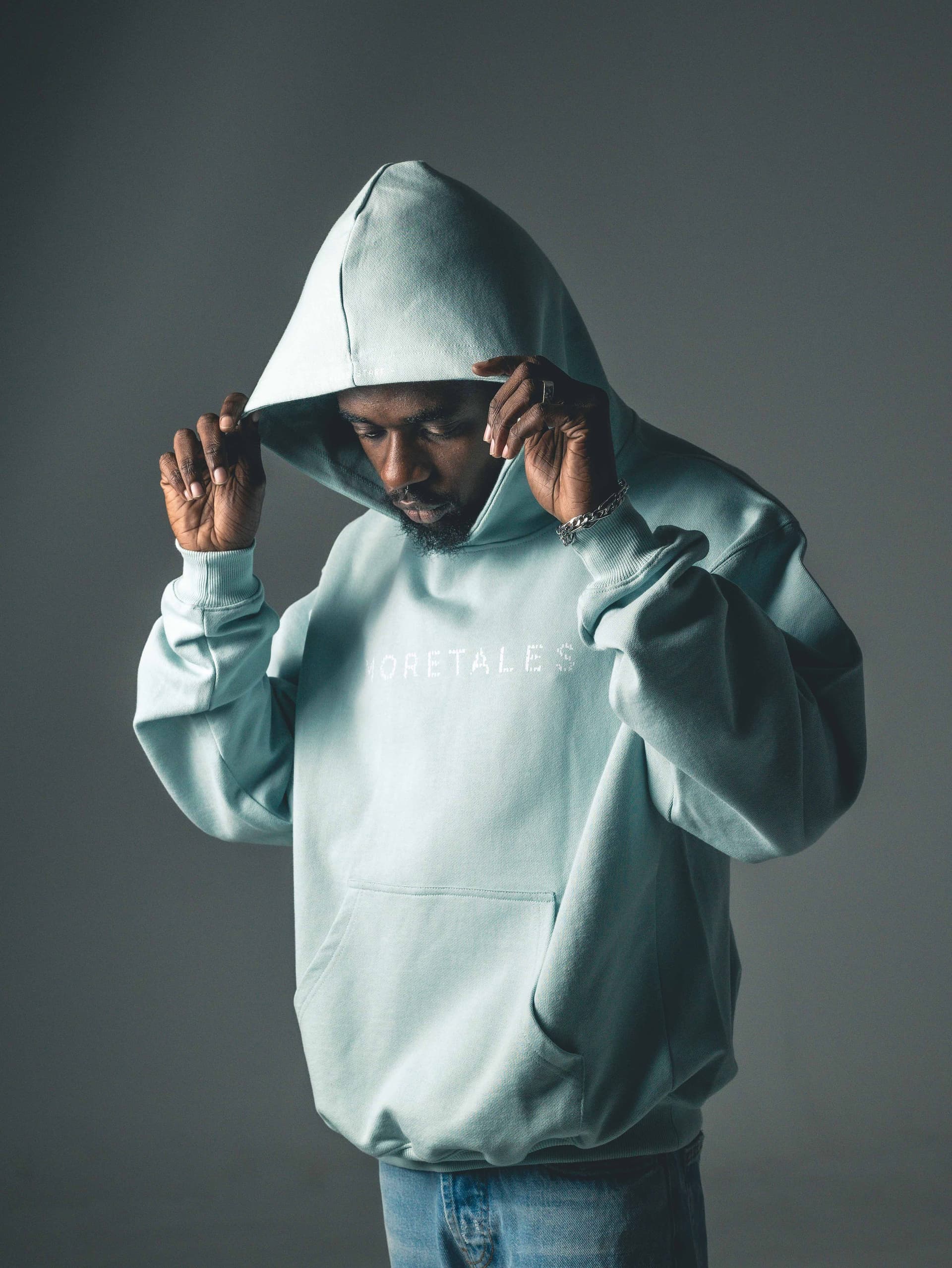 Hoodie Blanc — shooting studio 01